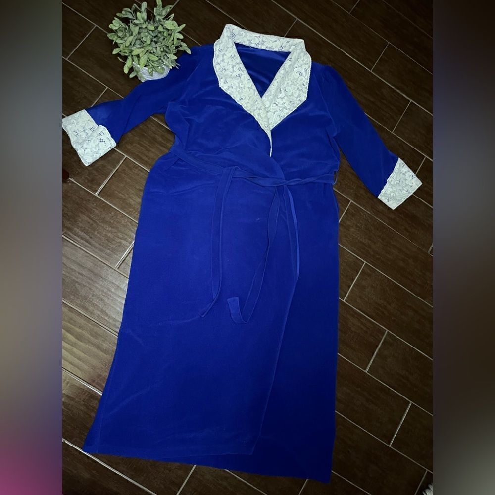 Royal blue w/ ivory lace housecoat
